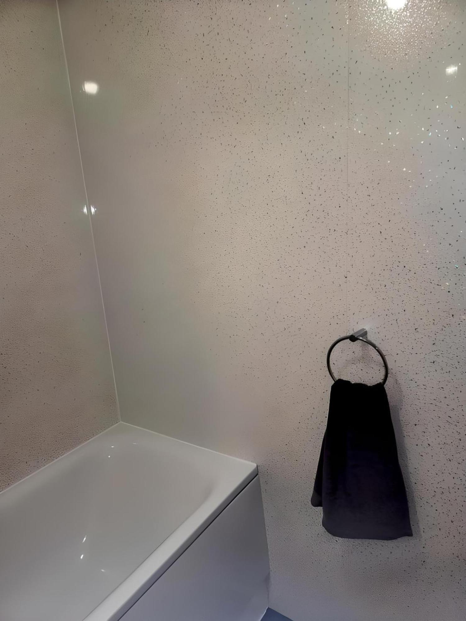 לונדון Sleek & Stylish - E15 Apartment With Parking מראה חיצוני תמונה